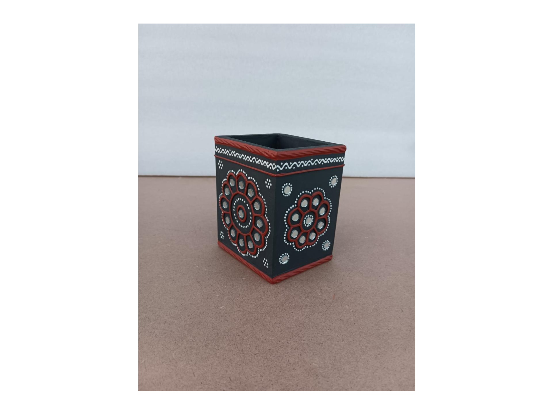 Mud work pen stand 3