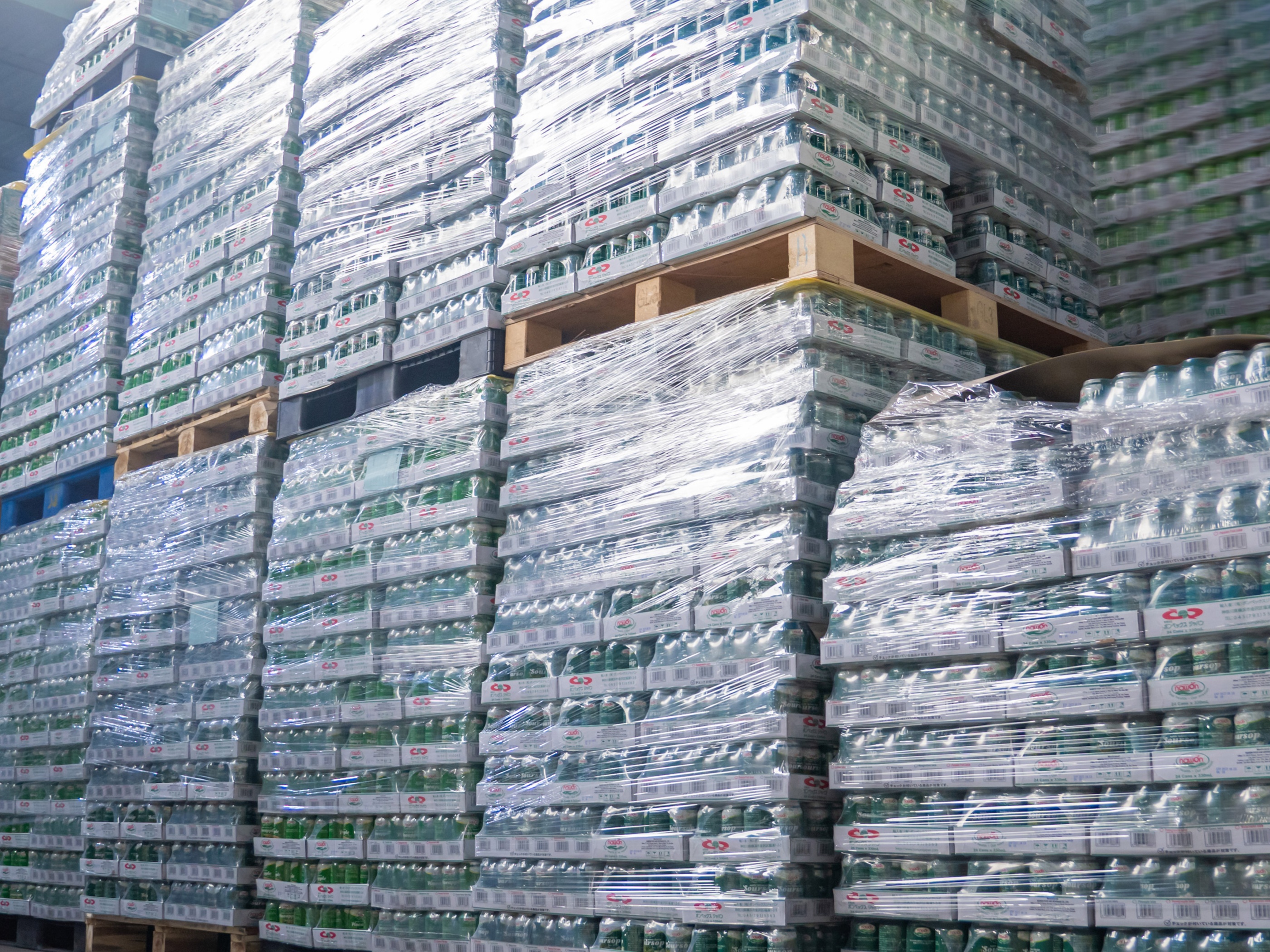 Best Quality Tropical Fruit Juice canned 330ml Soft Drink Wholesale NAWON in Vietnam OEM Free Sample Low MOQ ISO 6