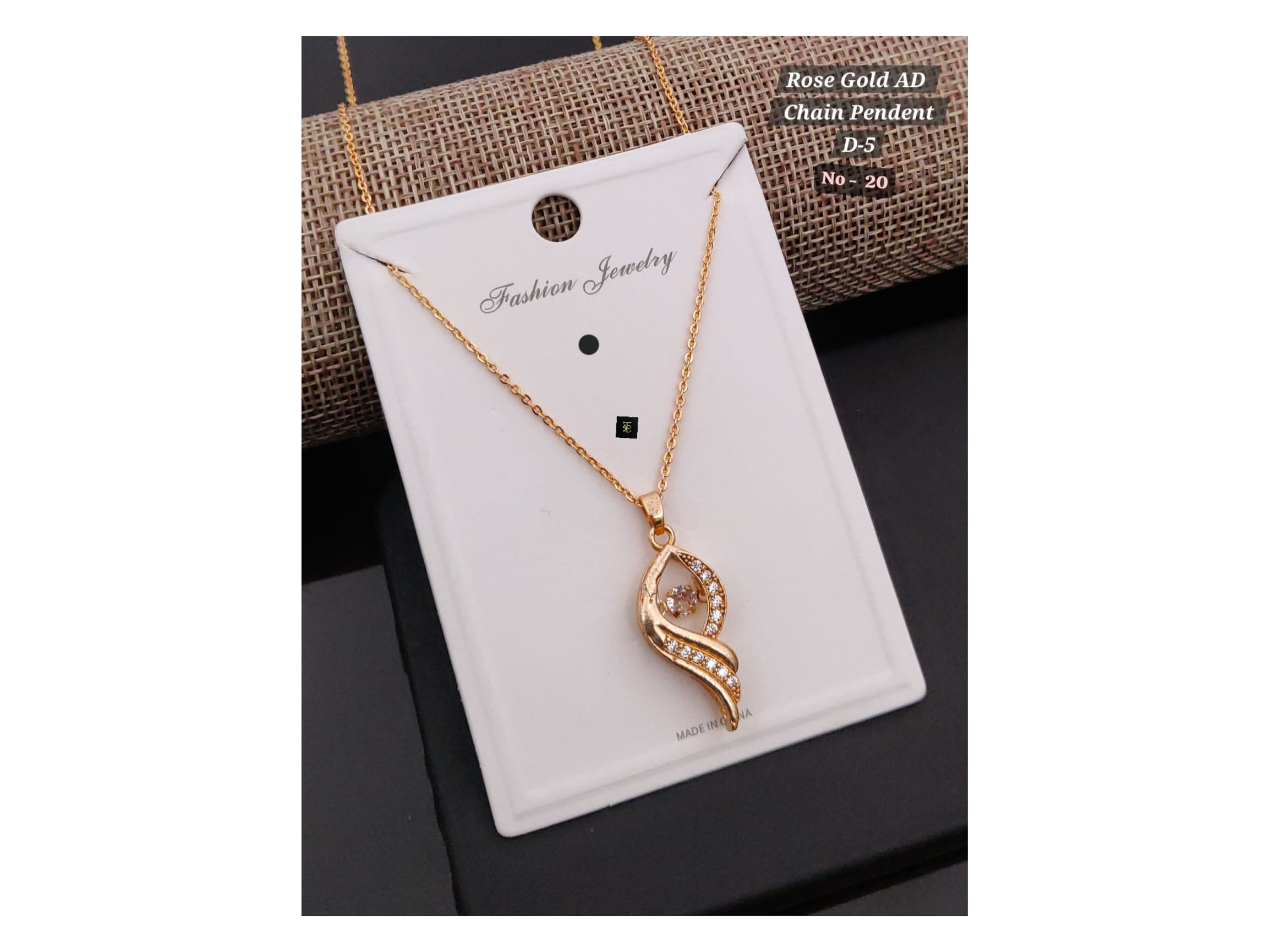 Ladies special chain with pandant set